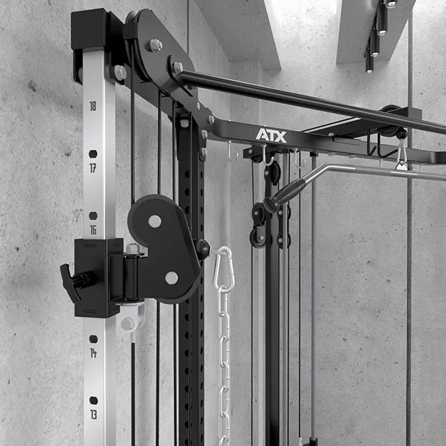 Cable Cross og Lat Pulldown hjørnestasjon med vektstabel - ATX