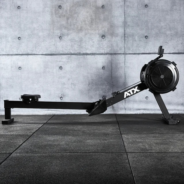 Fotstøtter på Air Rower romaskin med luftmotstand