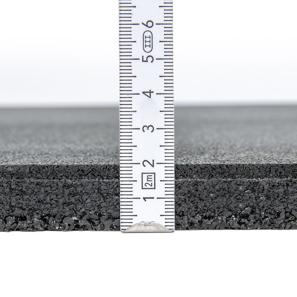 Nærbilde av overflaten på Gulvbeskyttelsesmatte gummigranulat 100x100cm 20mm Gymfloor