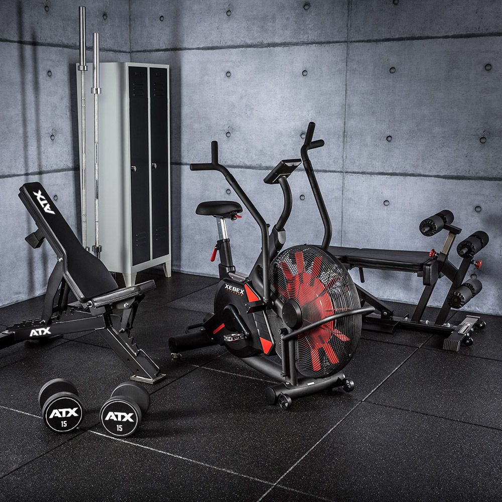 Nærbilde av gummigranulat på gulvbeskyttelsesplate fitness 100x100 cm