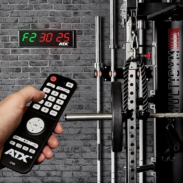 Nærbilde av display på Interval Timer medium med batteri og lader aluminium