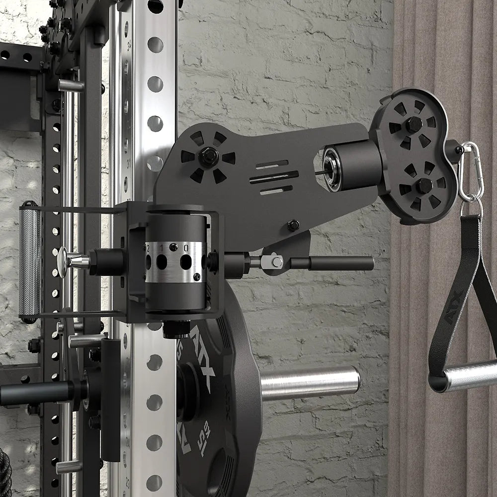Klimmzugstange på Rack med kabelstasjon og Smith Machine