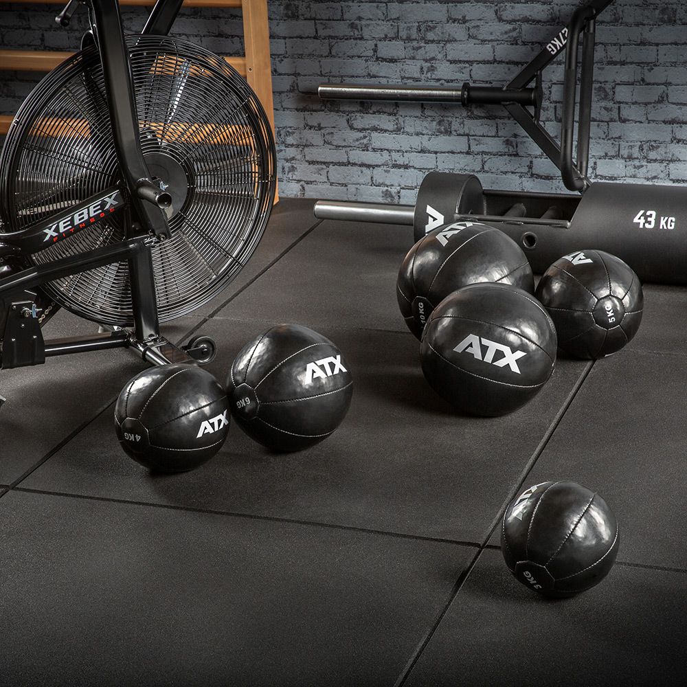 Medicine Ball Classic kunstlær 4 kg svart bakside