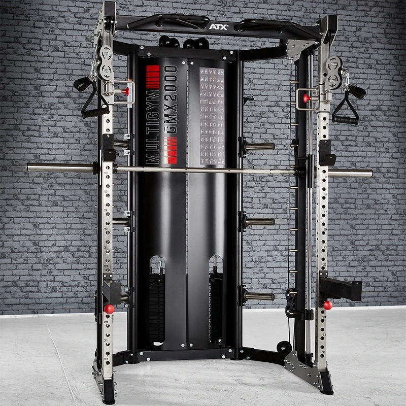 Montert Multistasjon GMX 2000 med 2 x 90 kg vektstabel og beinpress i treningsrom