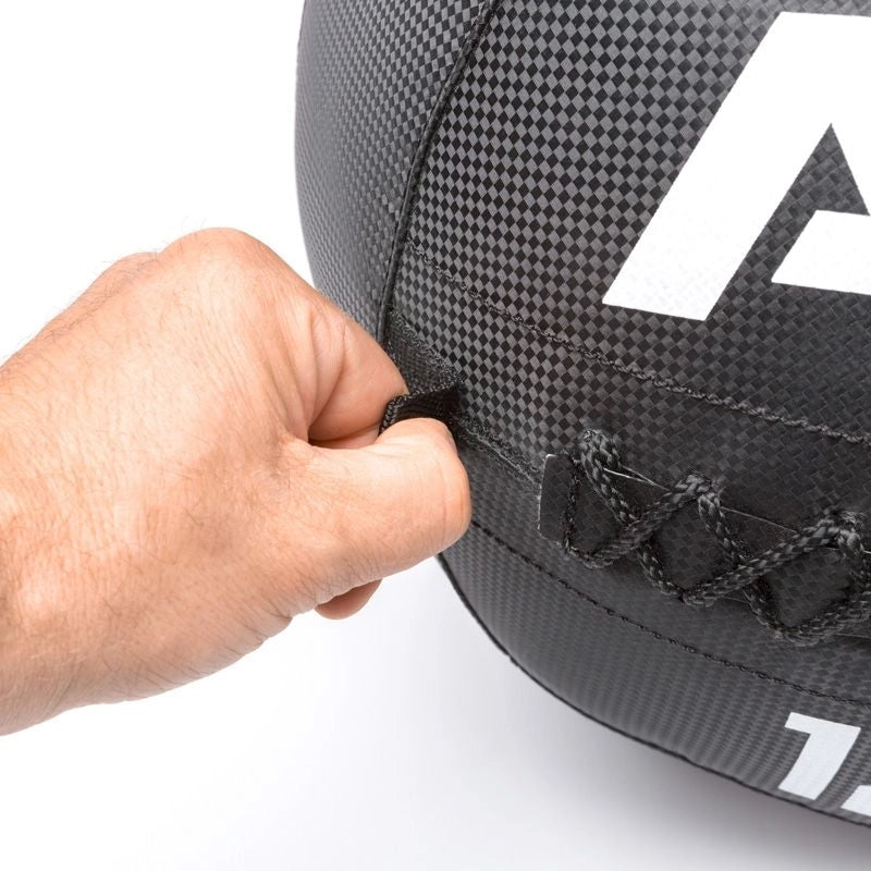 Nærbilde av PVC wall ball 12 kg, 370 mm diameter