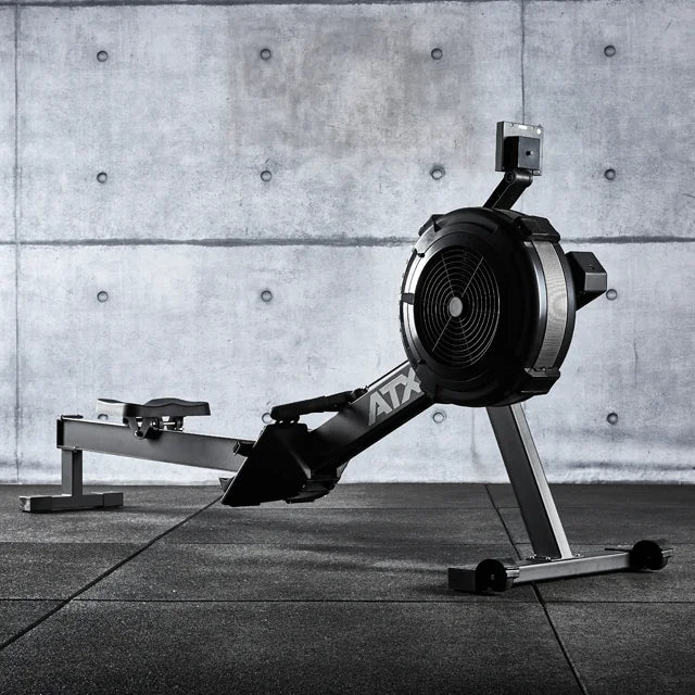Sete på Air Rower romaskin med luftmotstand