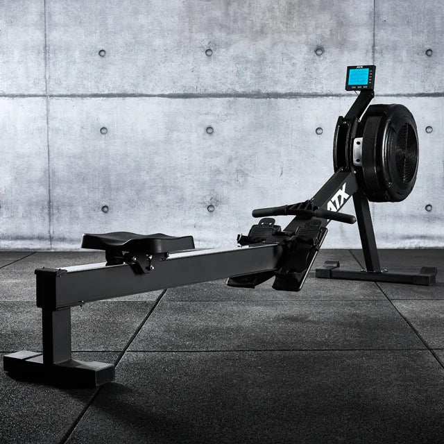 Sideprofil av Air Rower romaskin med luftmotstand