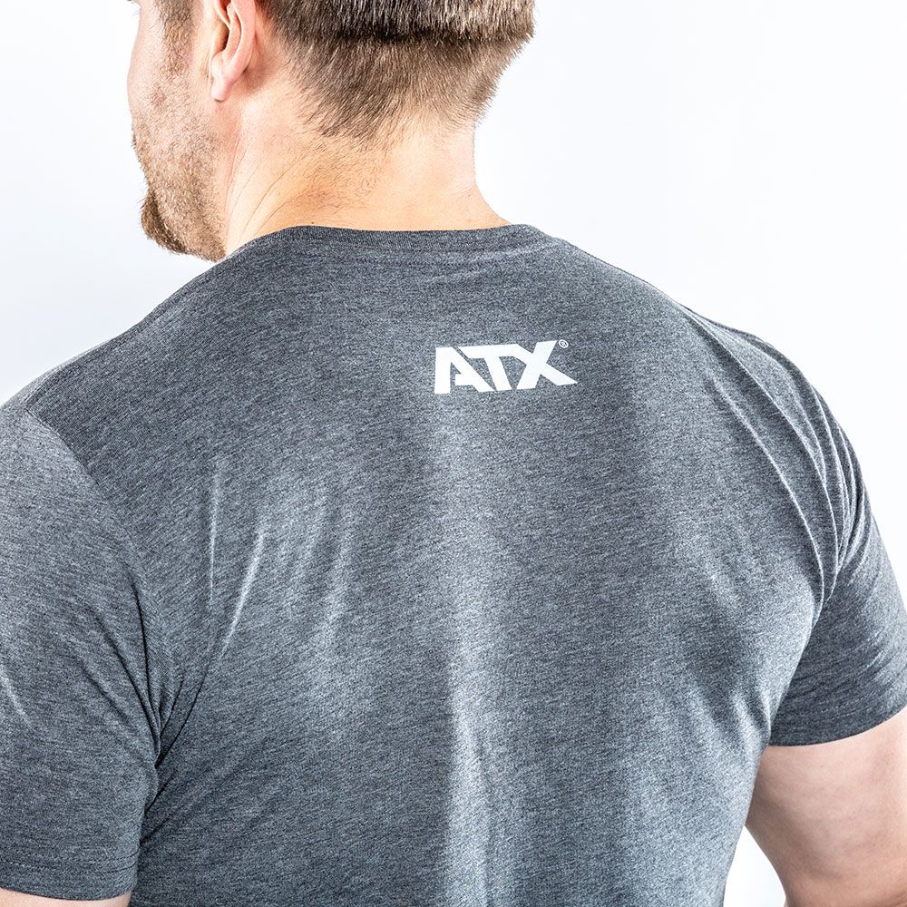 T-skjorte grå ATX Barbell Club størrelse M-XXL på modell