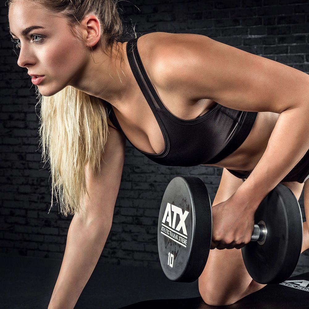 Nærbilde av grep på Uretan dumbbell 25 kg helstål med kromgrep 32 mm